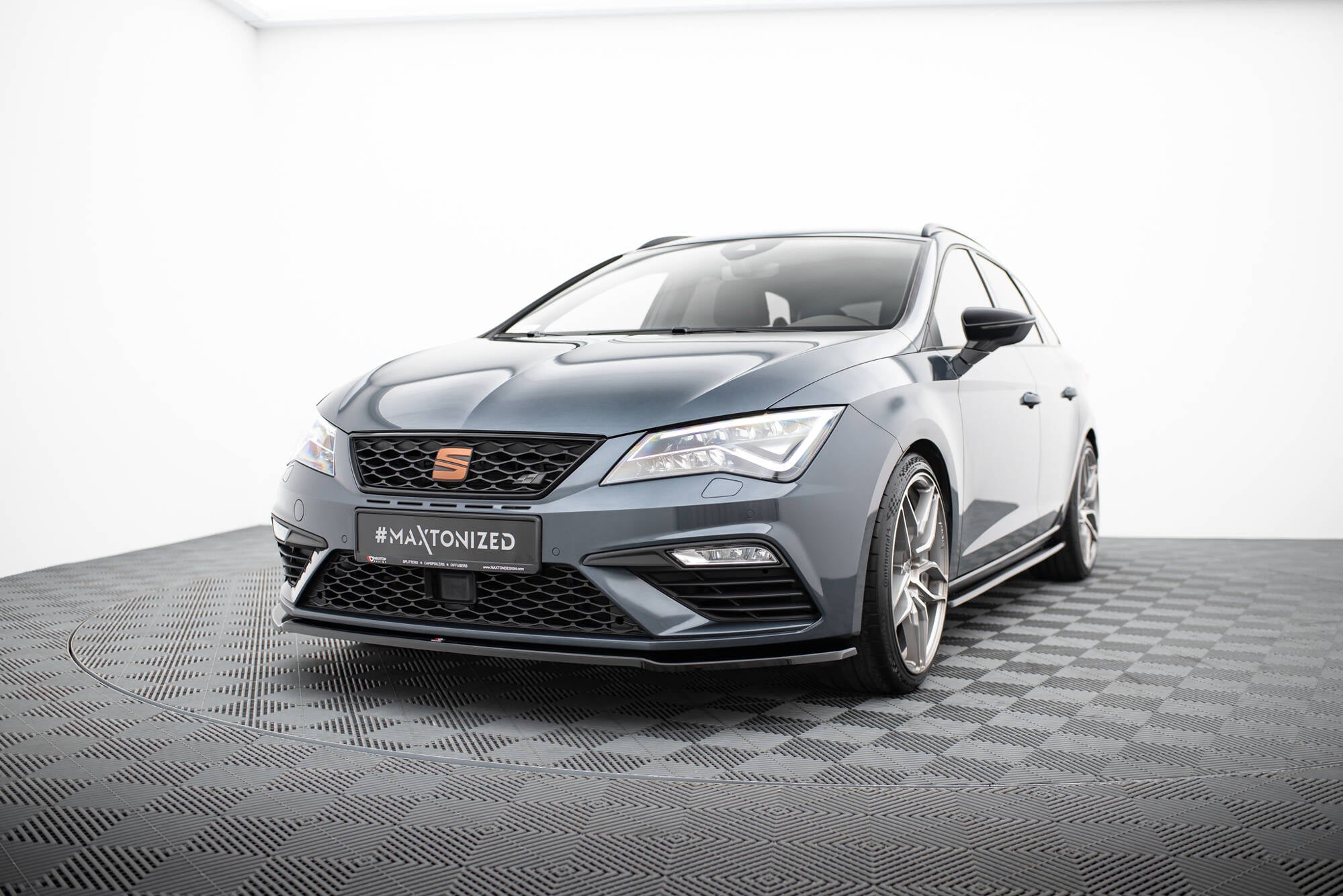 Etujakaja v.2 istuin Leon cupra / fr mk3 fl