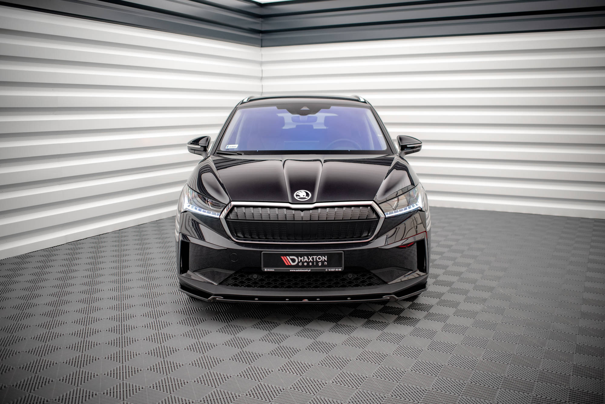 Etujakaja v.2 Skoda Enyaq IV