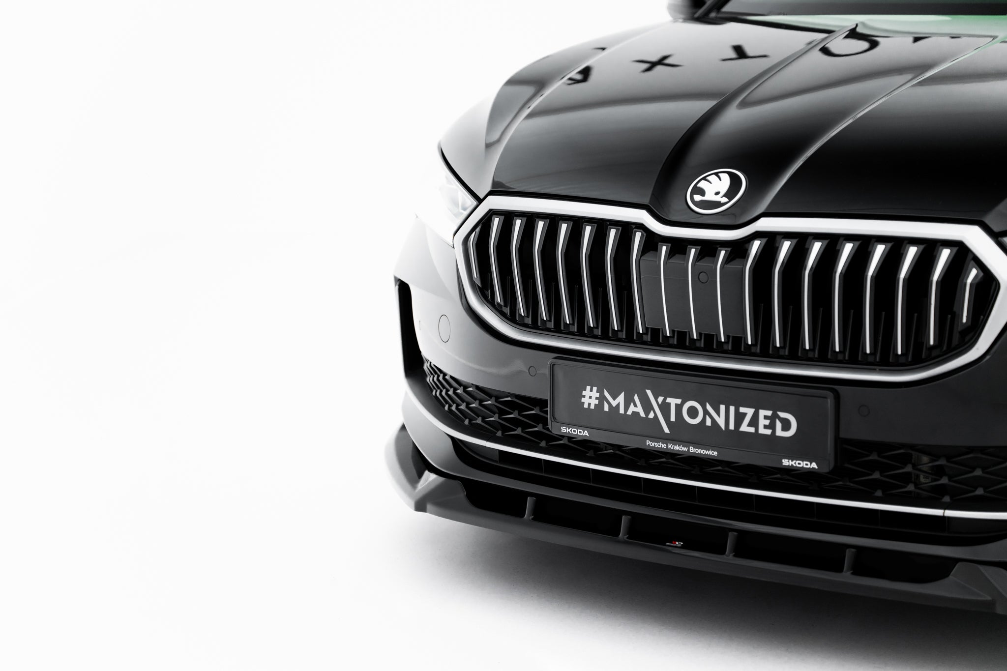 Etujakaja v.2 skoda superb mk4