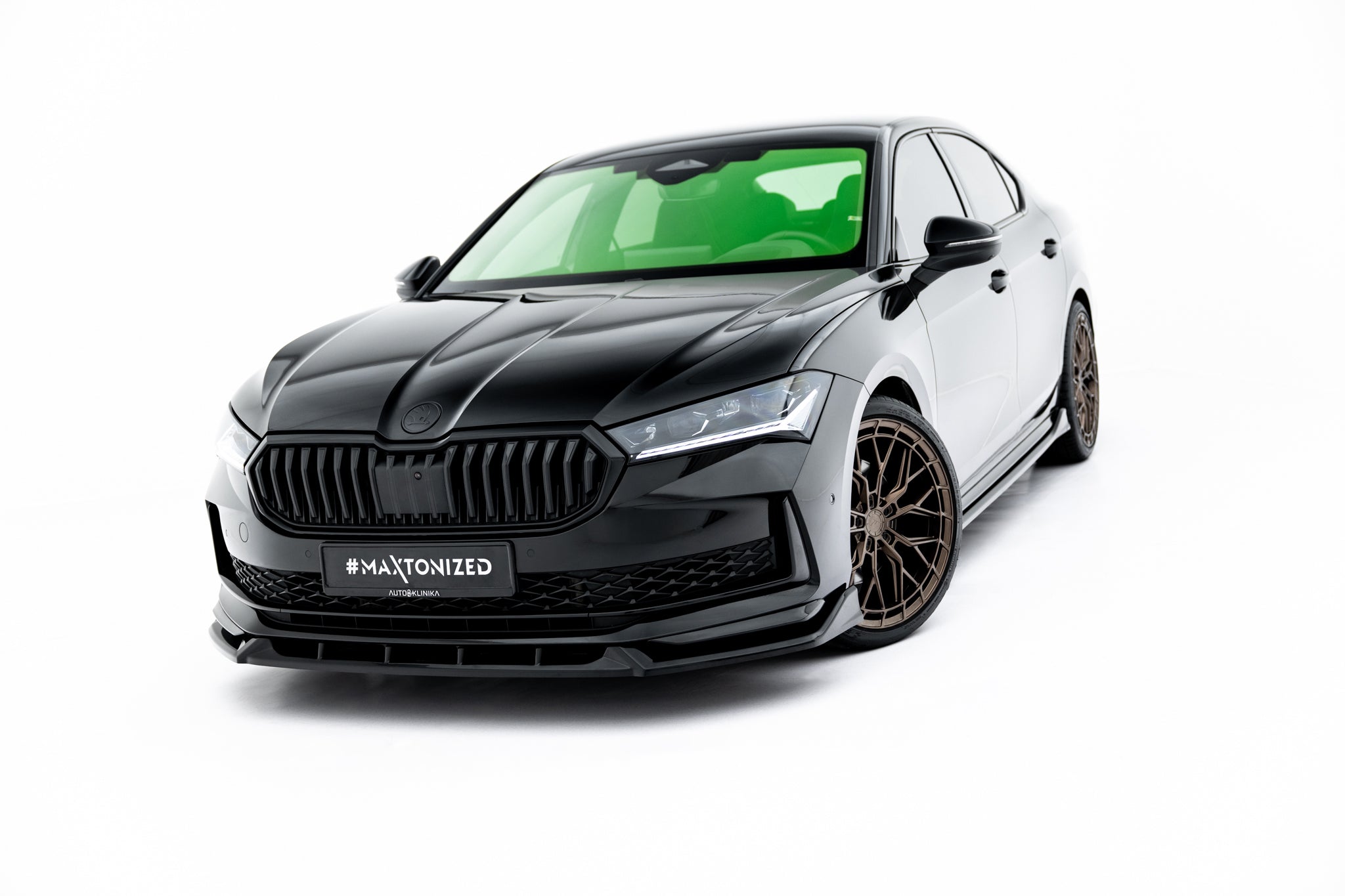 Etujakaja v.2 skoda superb sportline mk4