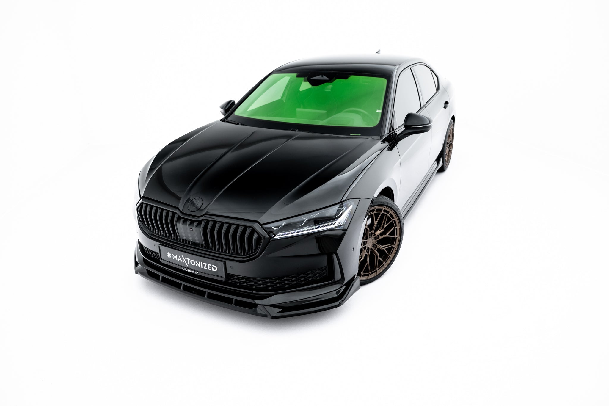 Etujakaja v.2 skoda superb sportline mk4
