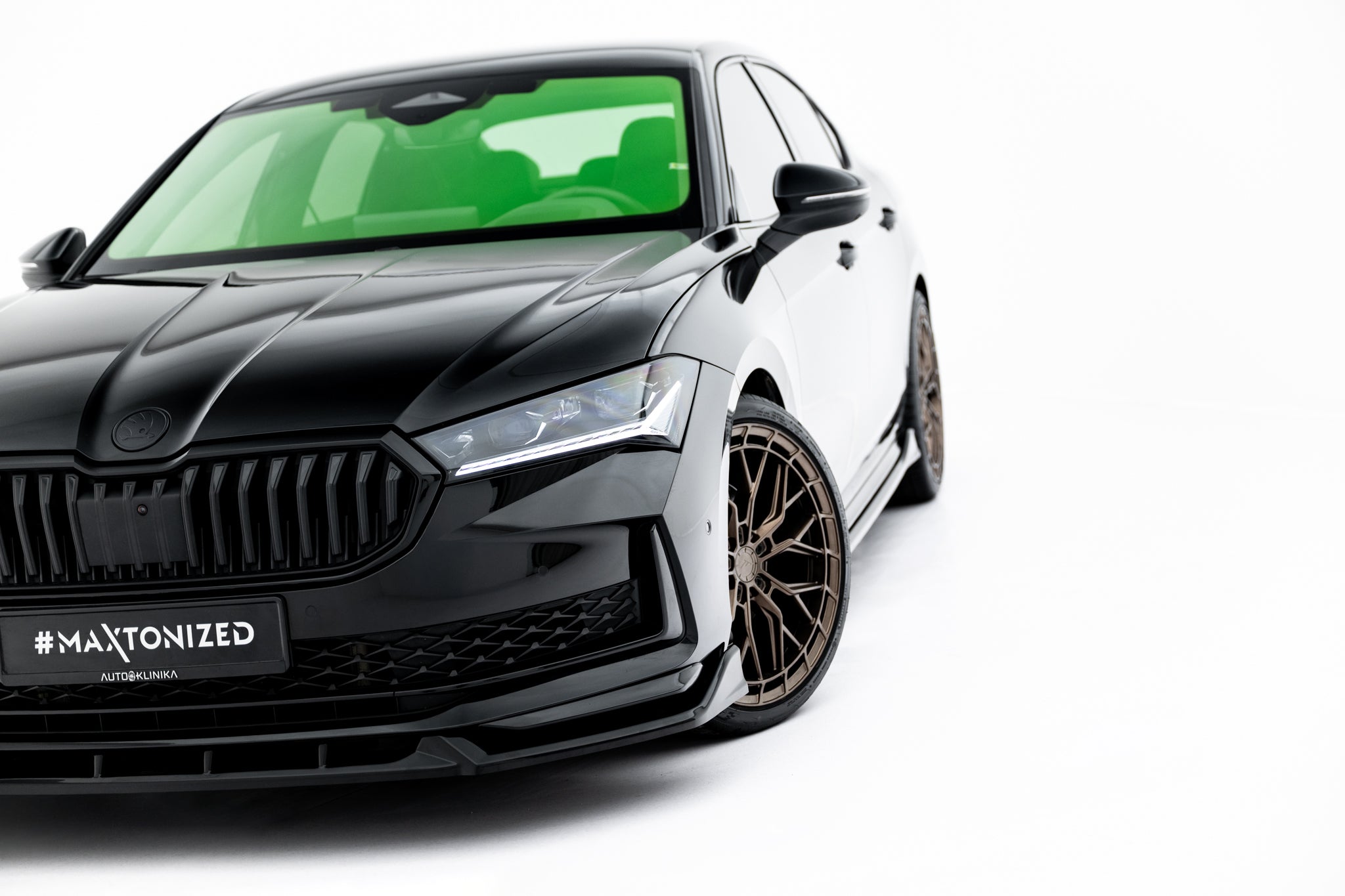 Etujakaja v.2 skoda superb sportline mk4