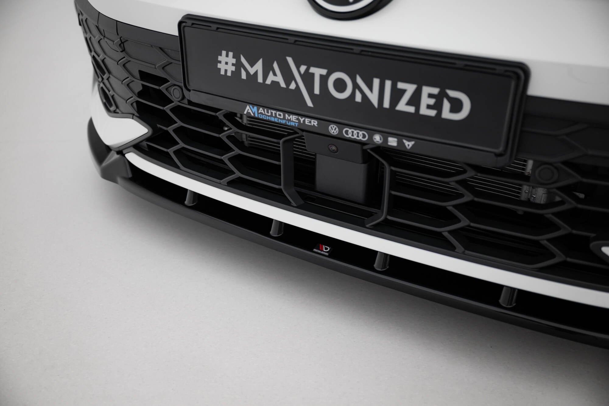 Front Splits v.2 Volkswagen Golf GTI / GTE / R-Line MK8 FaceLift