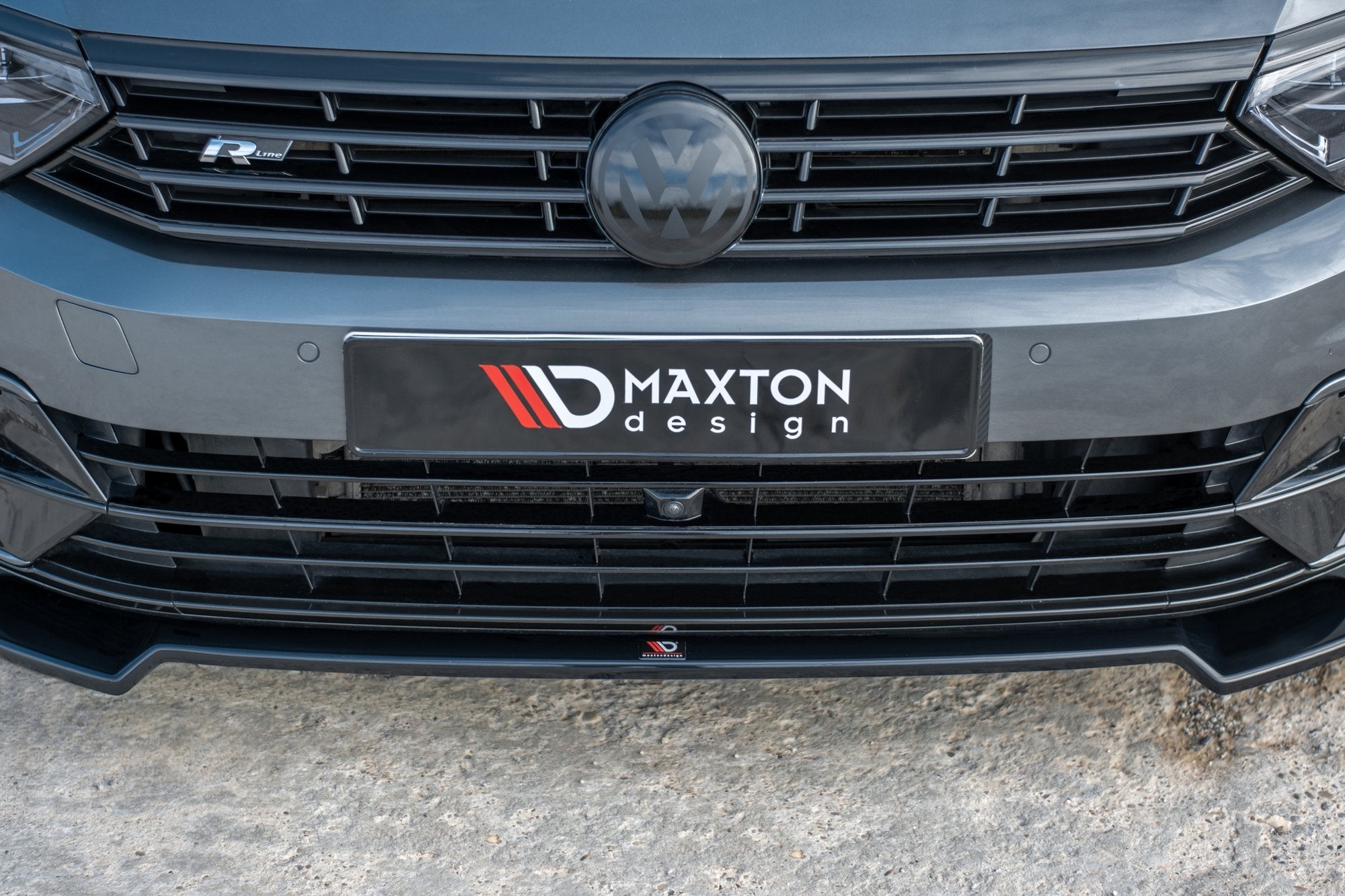 Front Splits v.2 Volkswagen Passat R-linja B8