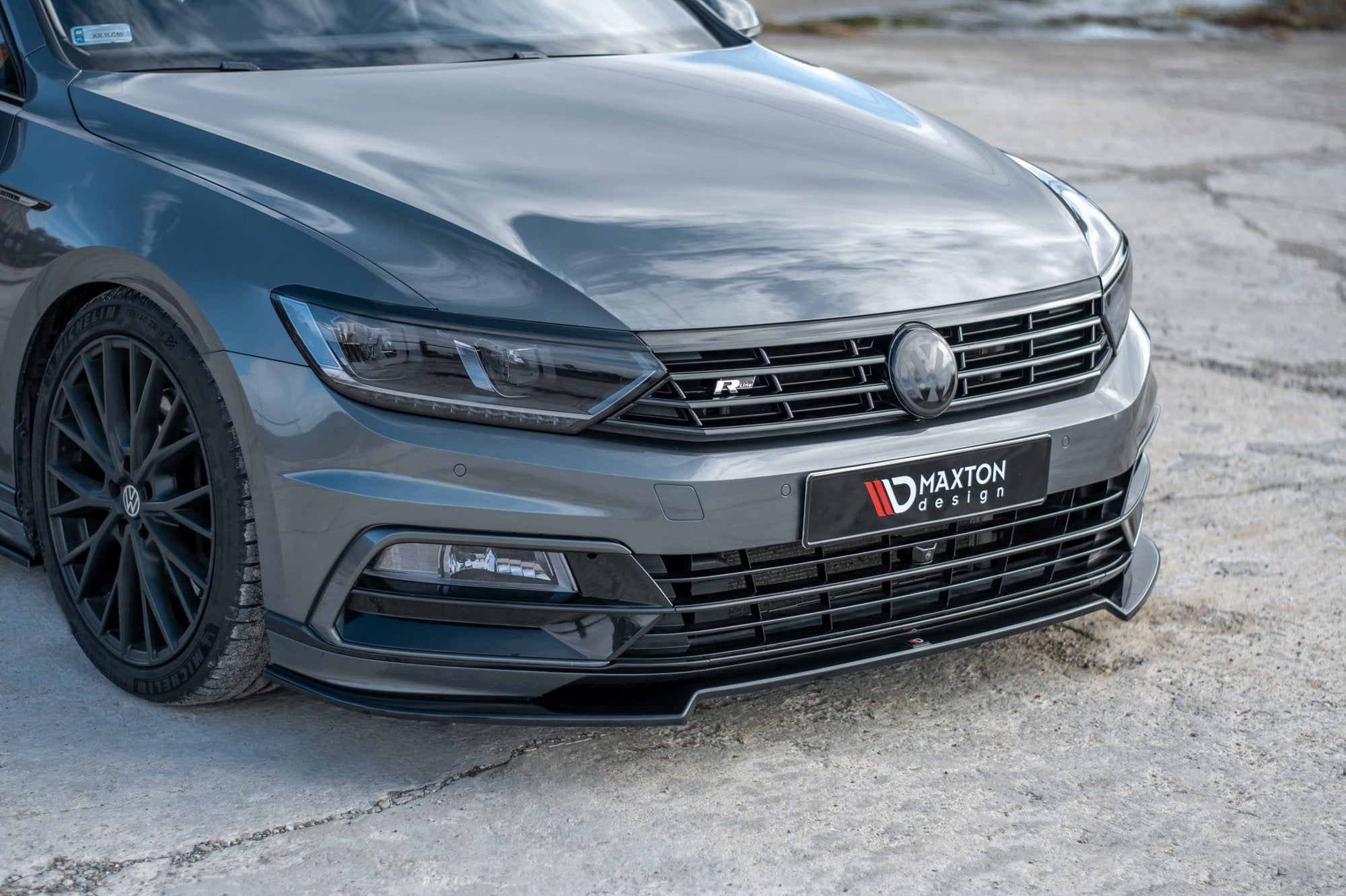 Front Splits v.2 Volkswagen Passat R-linja B8