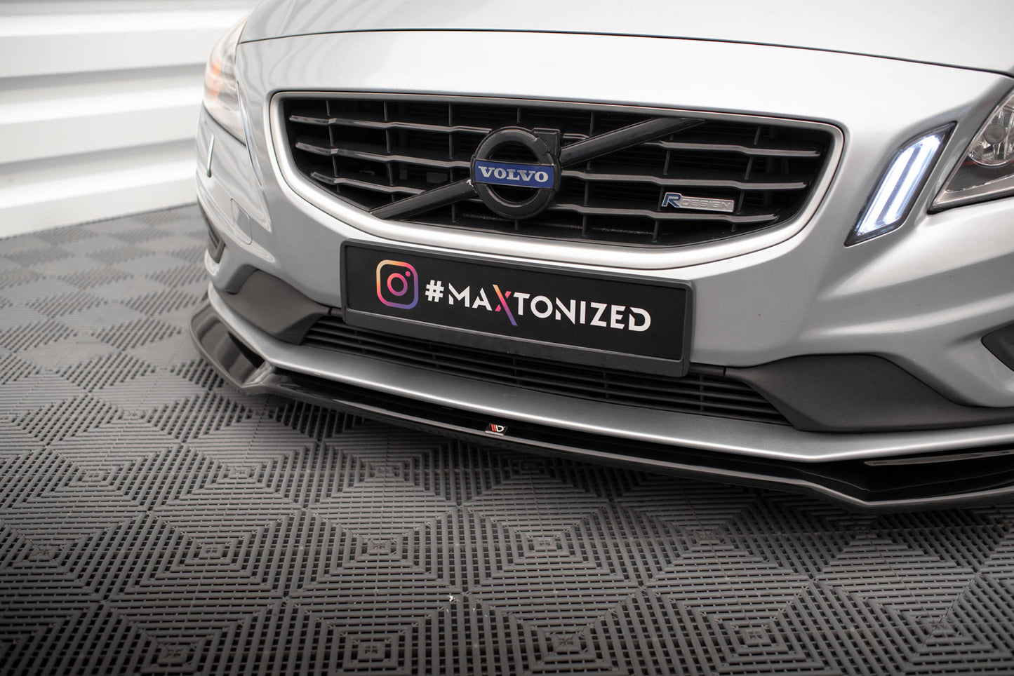 Front splitter v.2 volvo s60 r-design mk2