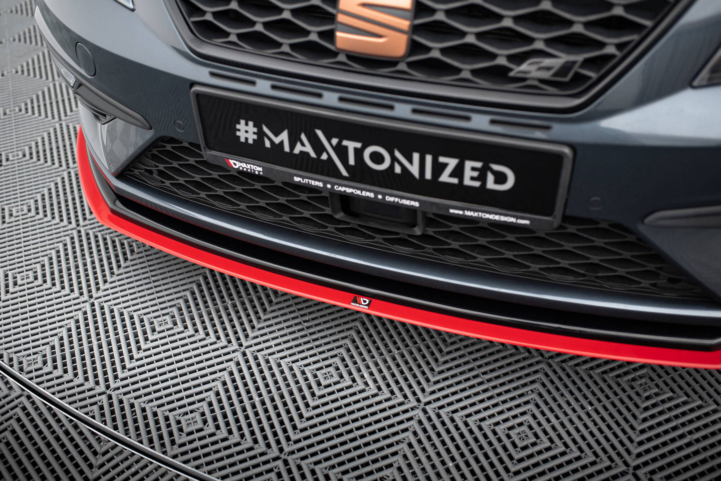 Etuosa jakautuu V.3 istuin Leon cupra / fr mk3 fl