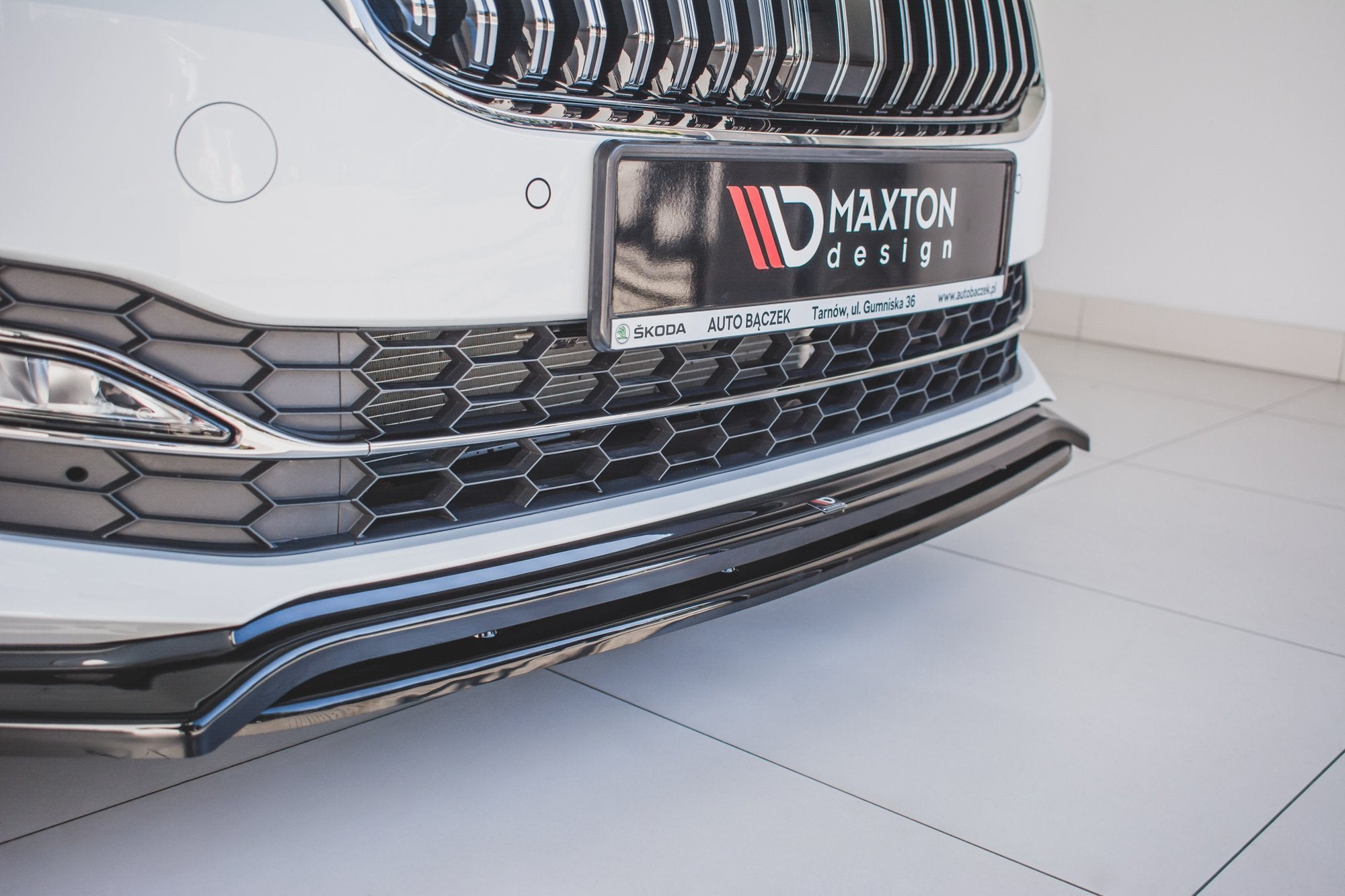 Front Shariter V.3 Skoda Superb Liftback / Combi Mk3 Facelift