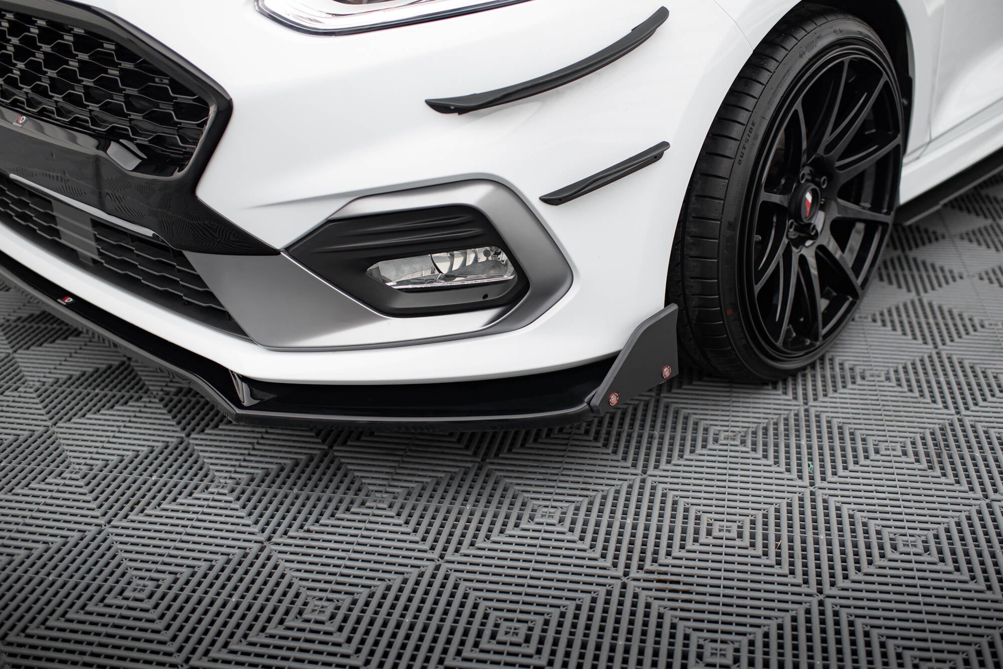 Front Splits V.4 + Flaps Ford Fiesta ST / ST-Line
