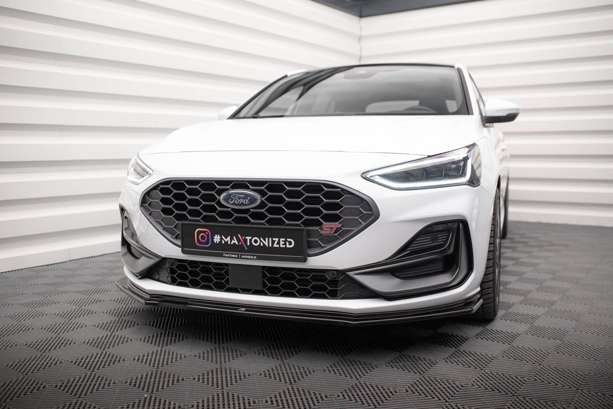 Front splitter v.5 ford focus st / st-line mk4 facelift