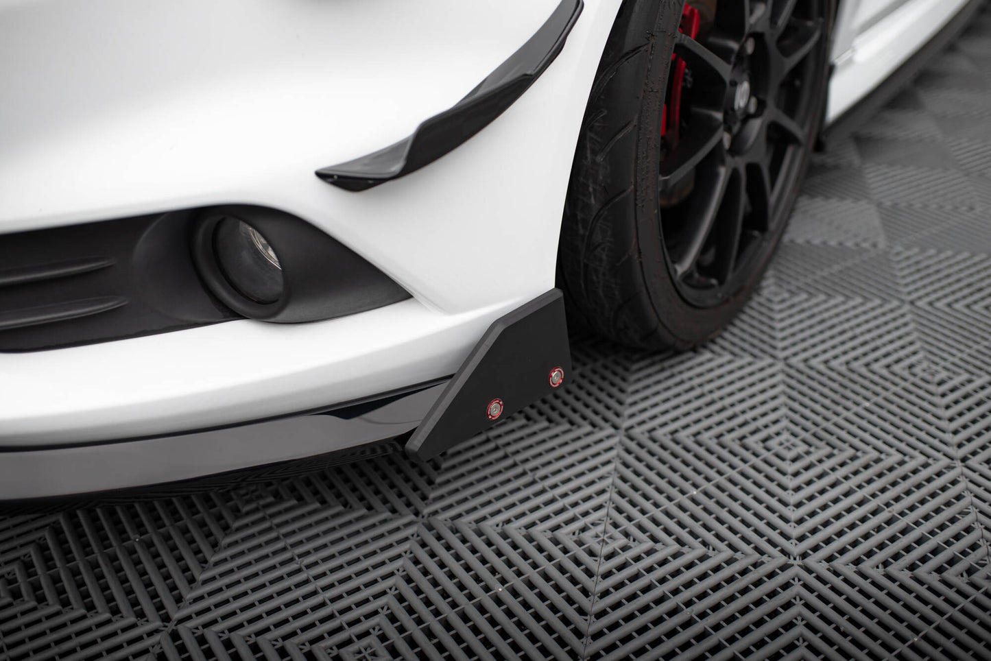 Front splitter v.6 + flaps ford fiesta st mk7 facelift