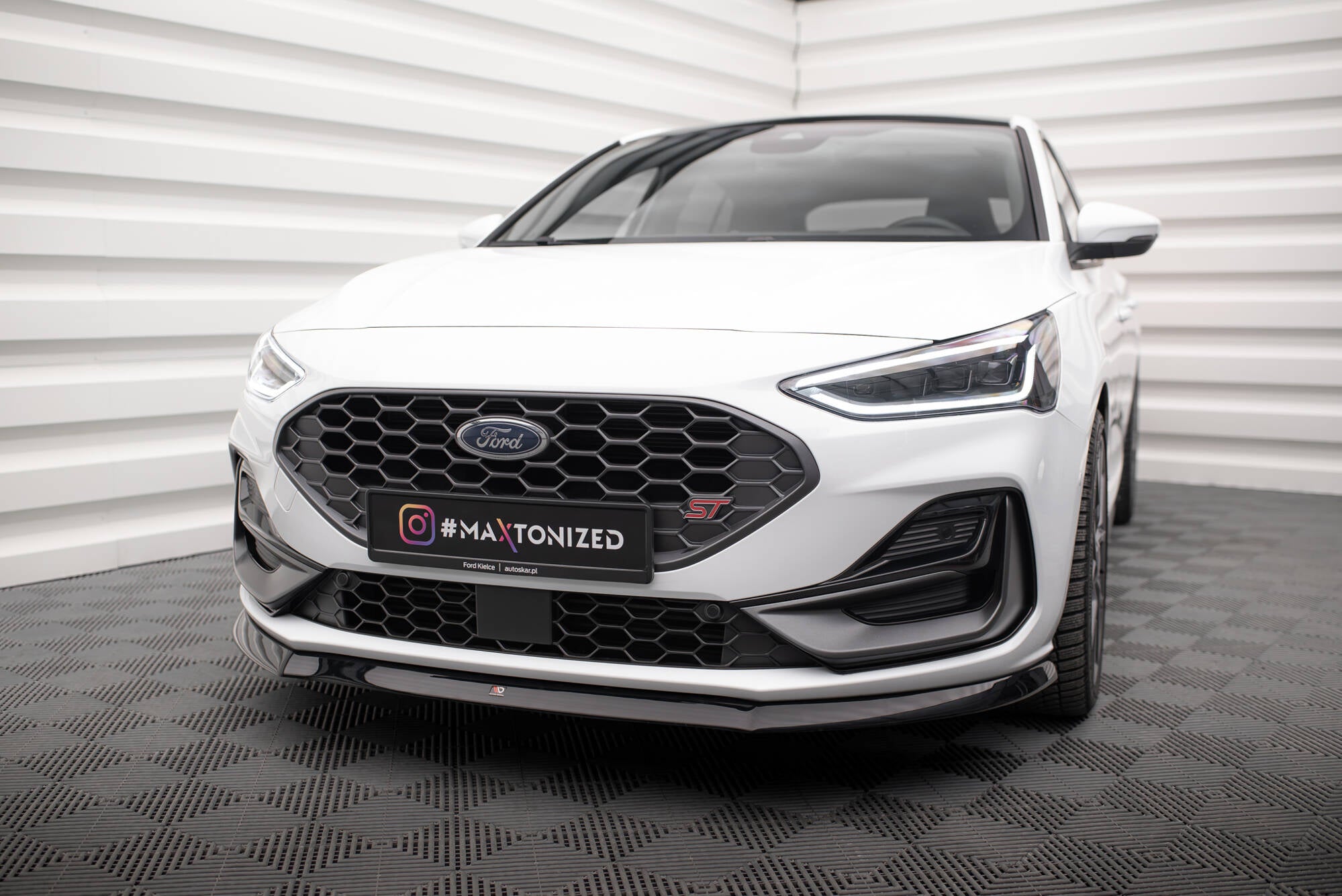 Front splitter v.8 ford focus st / st-line mk4 facelift