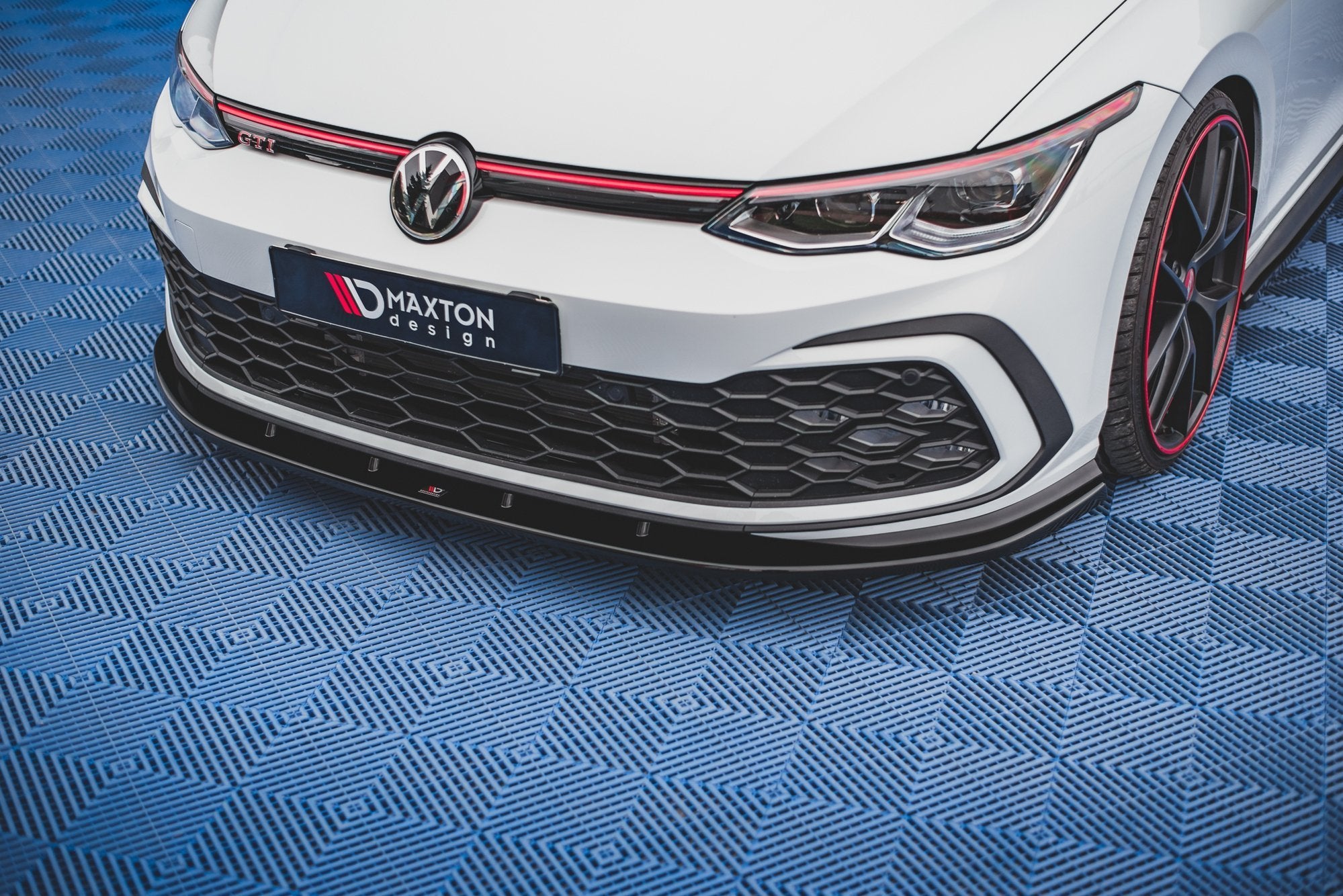 Etujakaja Volkswagen Golf GTI / GTE / GTD / R-Line MK8