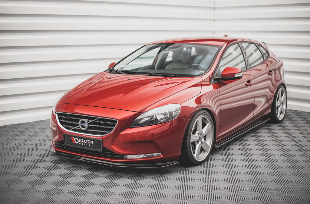 Front splits Volvo V40