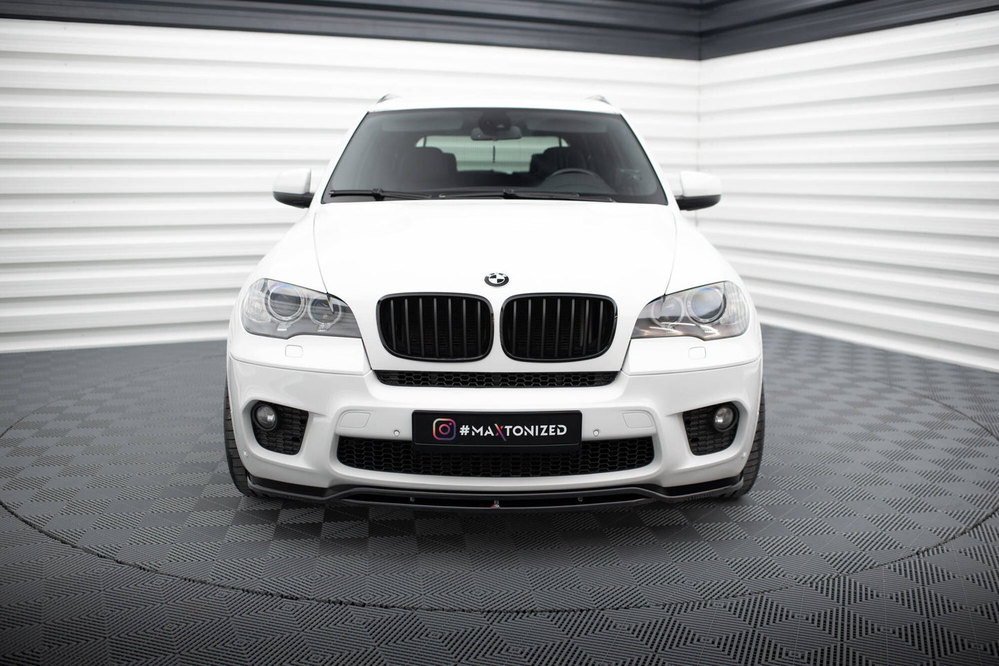 Front splitter for bmw x50 e70 facelift m-pack