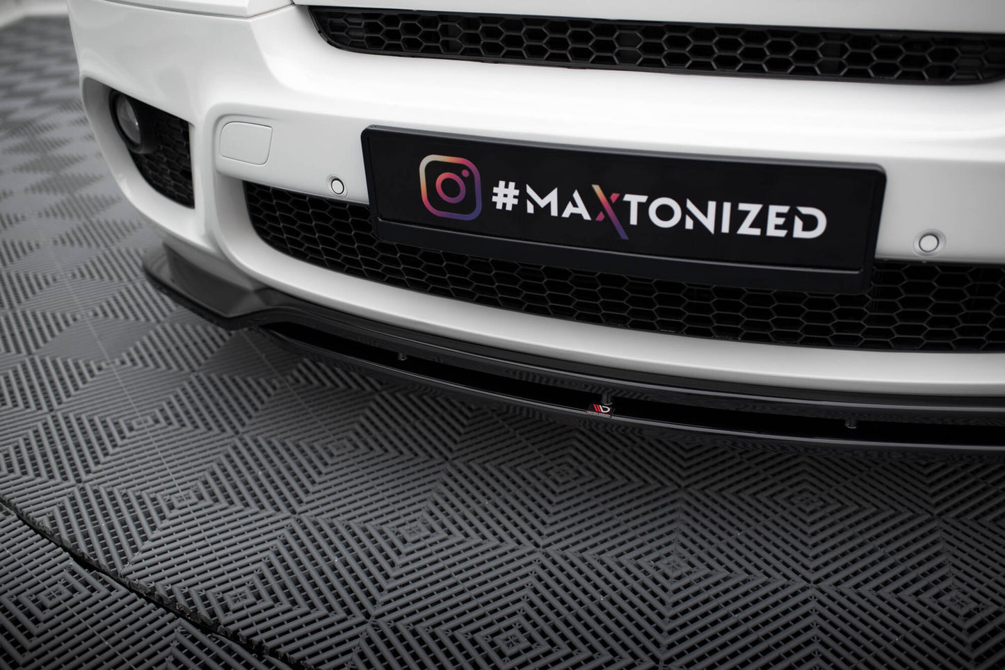 Front splitter for bmw x50 e70 facelift m-pack