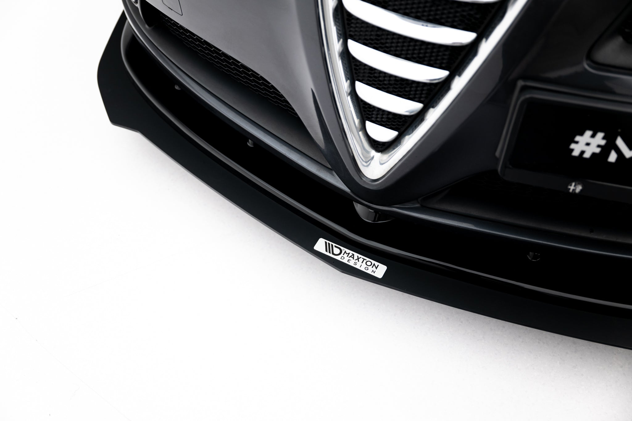 Hybridi etuosa halkaisee Alpha Romeo GT