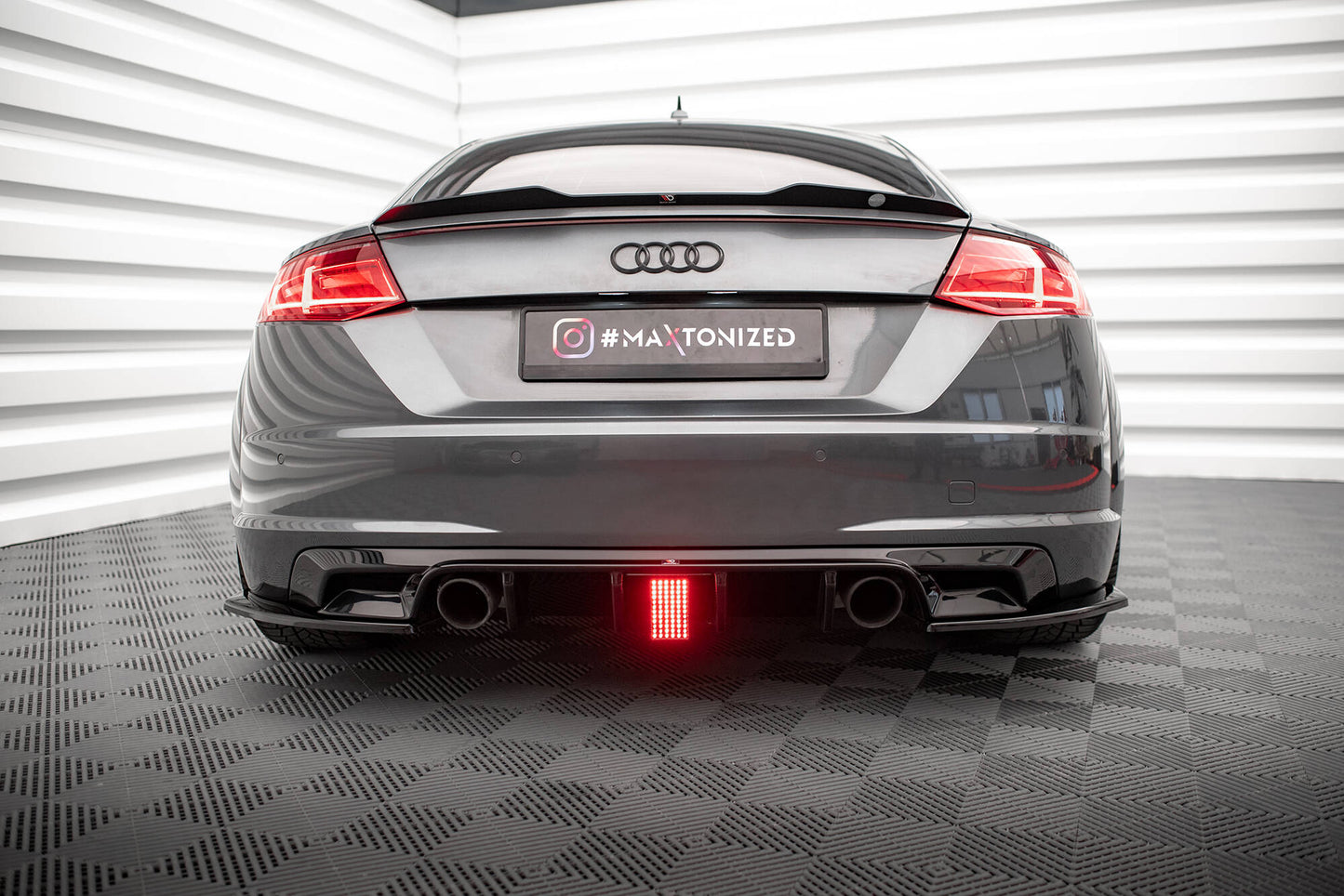 Led stop light audi tt s-line 8s