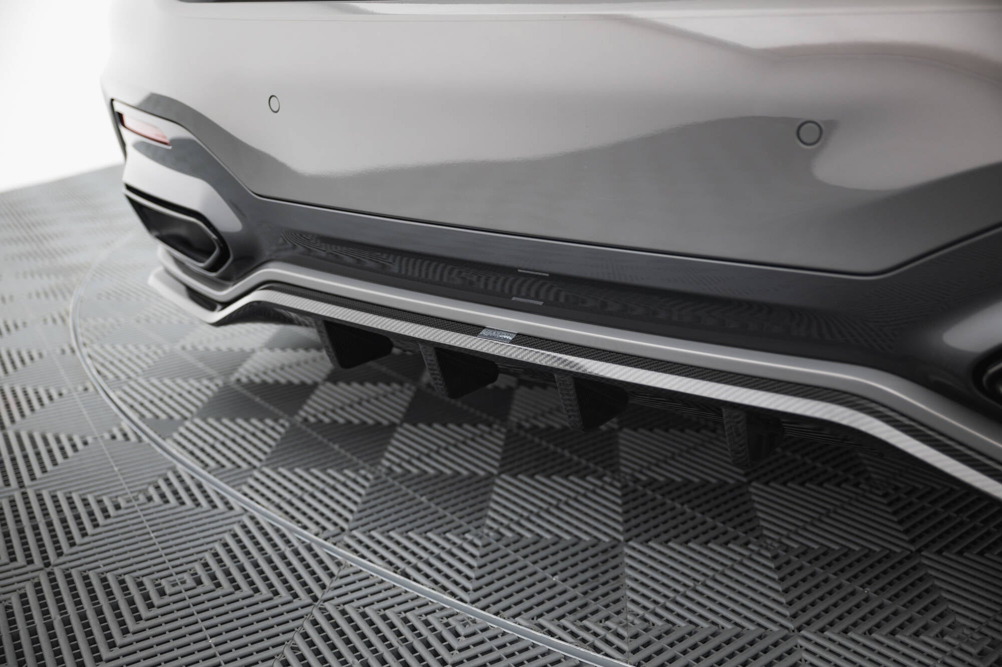 Prepreg carbon fiber rear splitter bmw 7 m-pack g11 / g12 facelift
