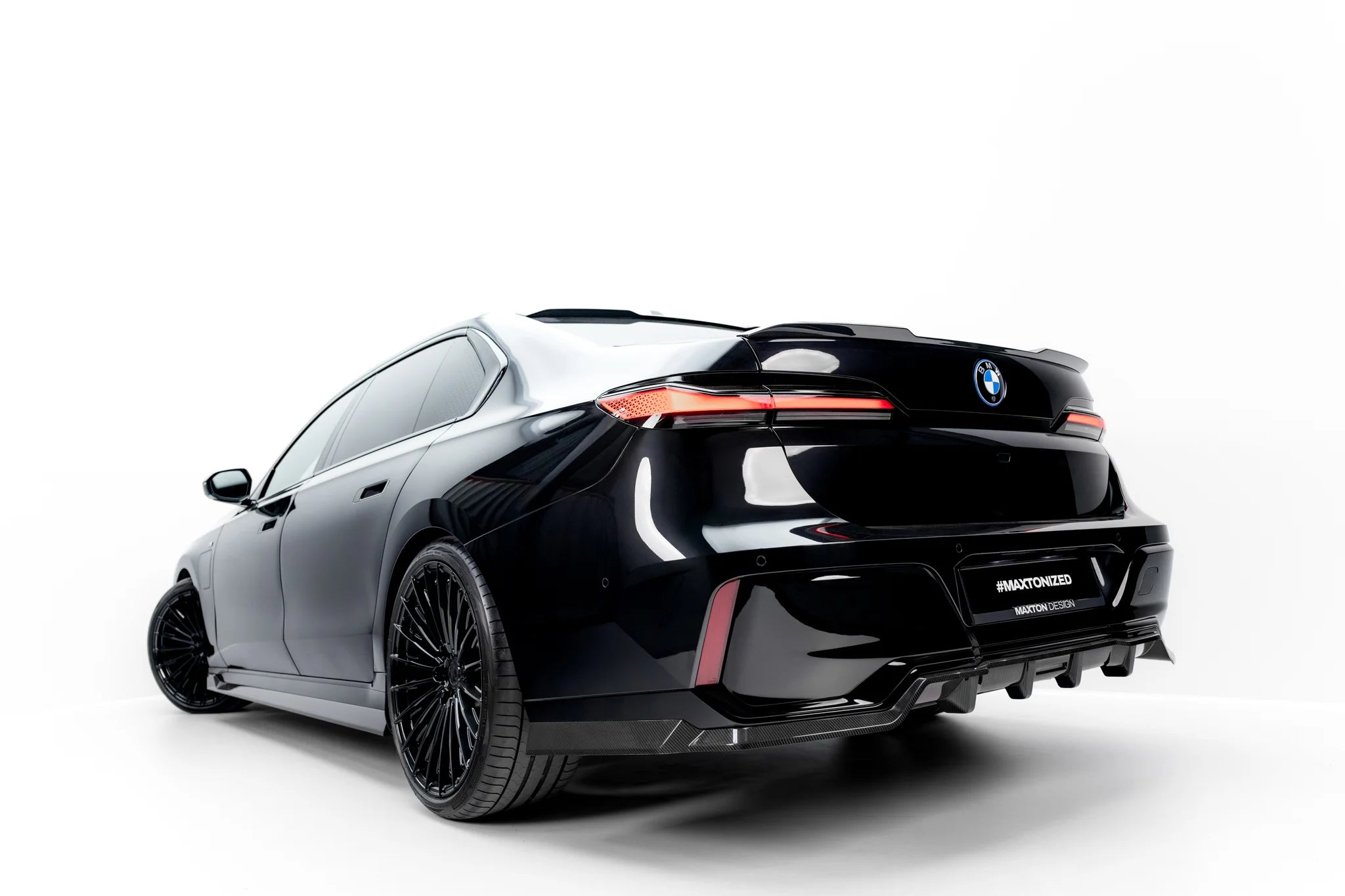Prepreg carbon fiber rear splitter (with vertical bars) bmw 7 m-pack / i7 m-pack g70