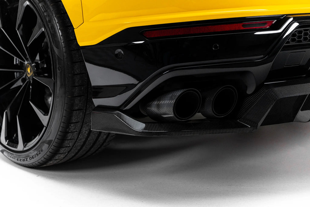 Prepreg carbon fiber rear splitter (with vertical bars) suitable for lamborghini urus mk 1