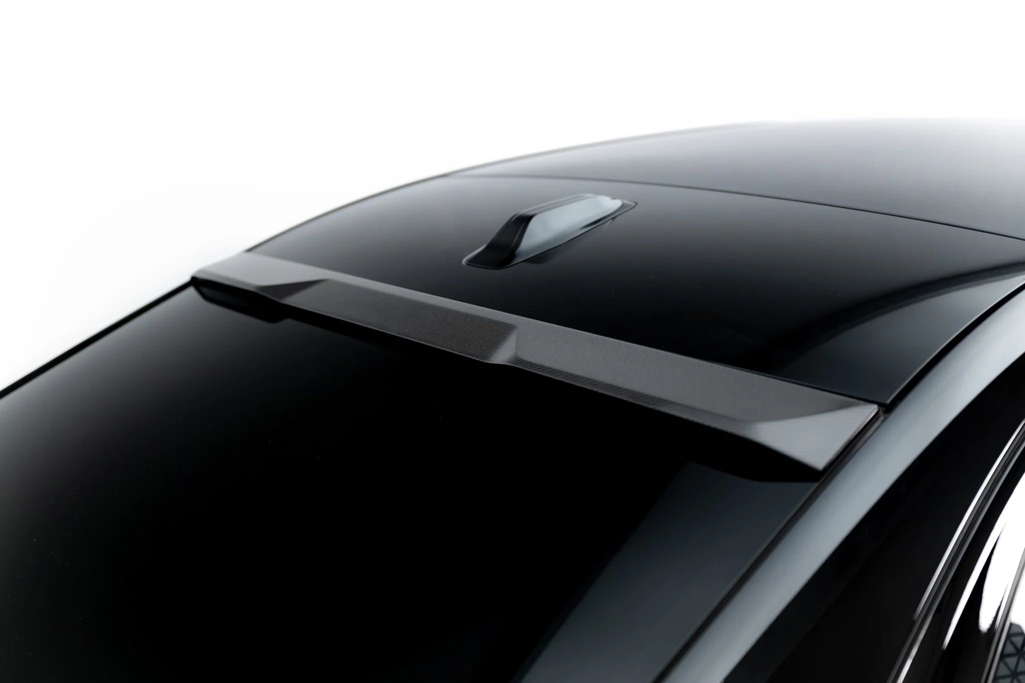 Prepreg carbon fiber rear window spoiler (upper) bmw 7 m-pack / m760e / i7 m-pack g70