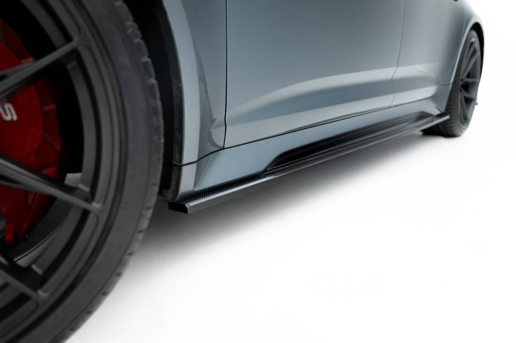 Prepreg -hiilikuidun sivuhameet Audi RS6 C8