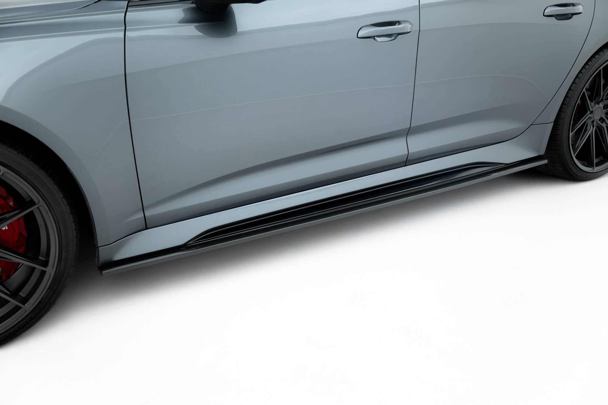 Prepreg -hiilikuidun sivuhameet Audi RS6 C8