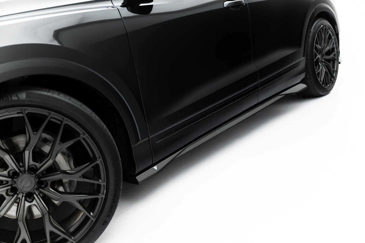 Prepreg carbon fiber side skirts audi sq8 / q8 s-line mk1 facelift