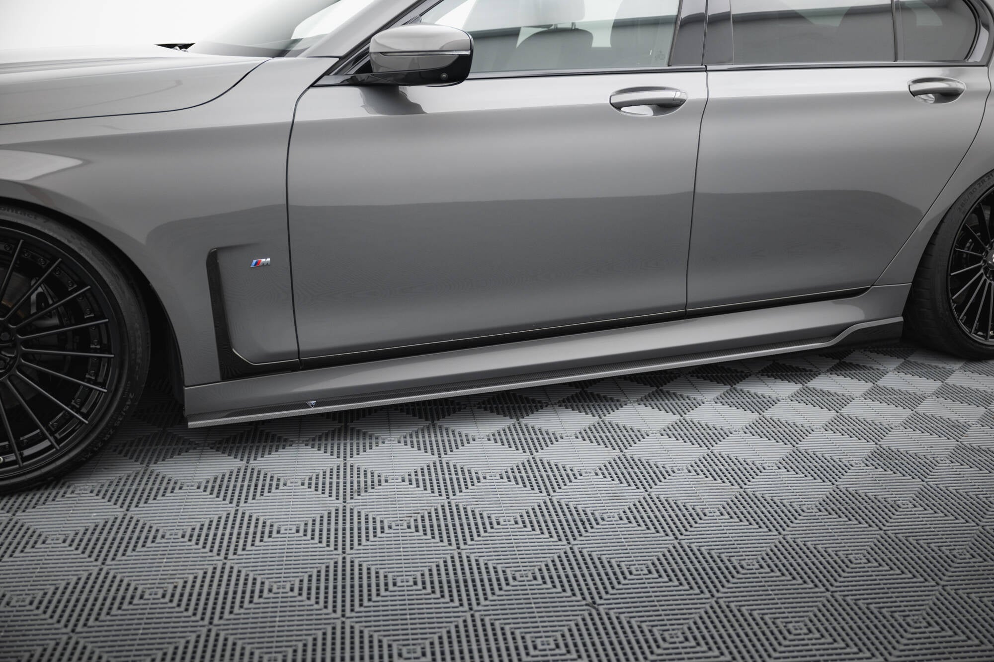 Prepreg-hiilikuidun sivuhameet BMW 7 m-pakkaus G11 kasvojenkorotus