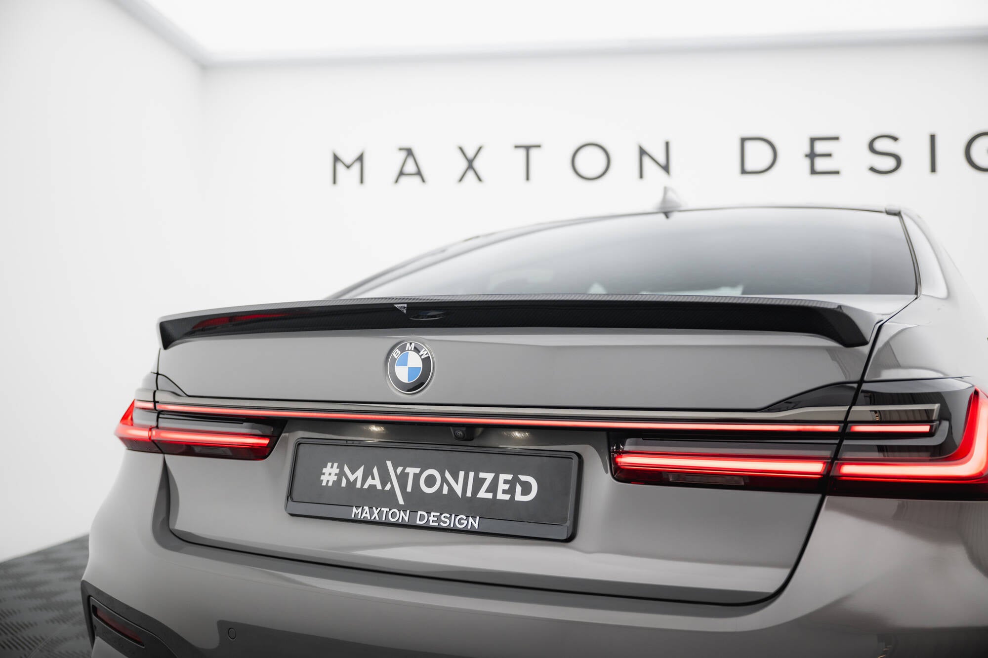 Prepreg carbon fiber tailgate spoiler bmw 7 g11 / g11 facelift