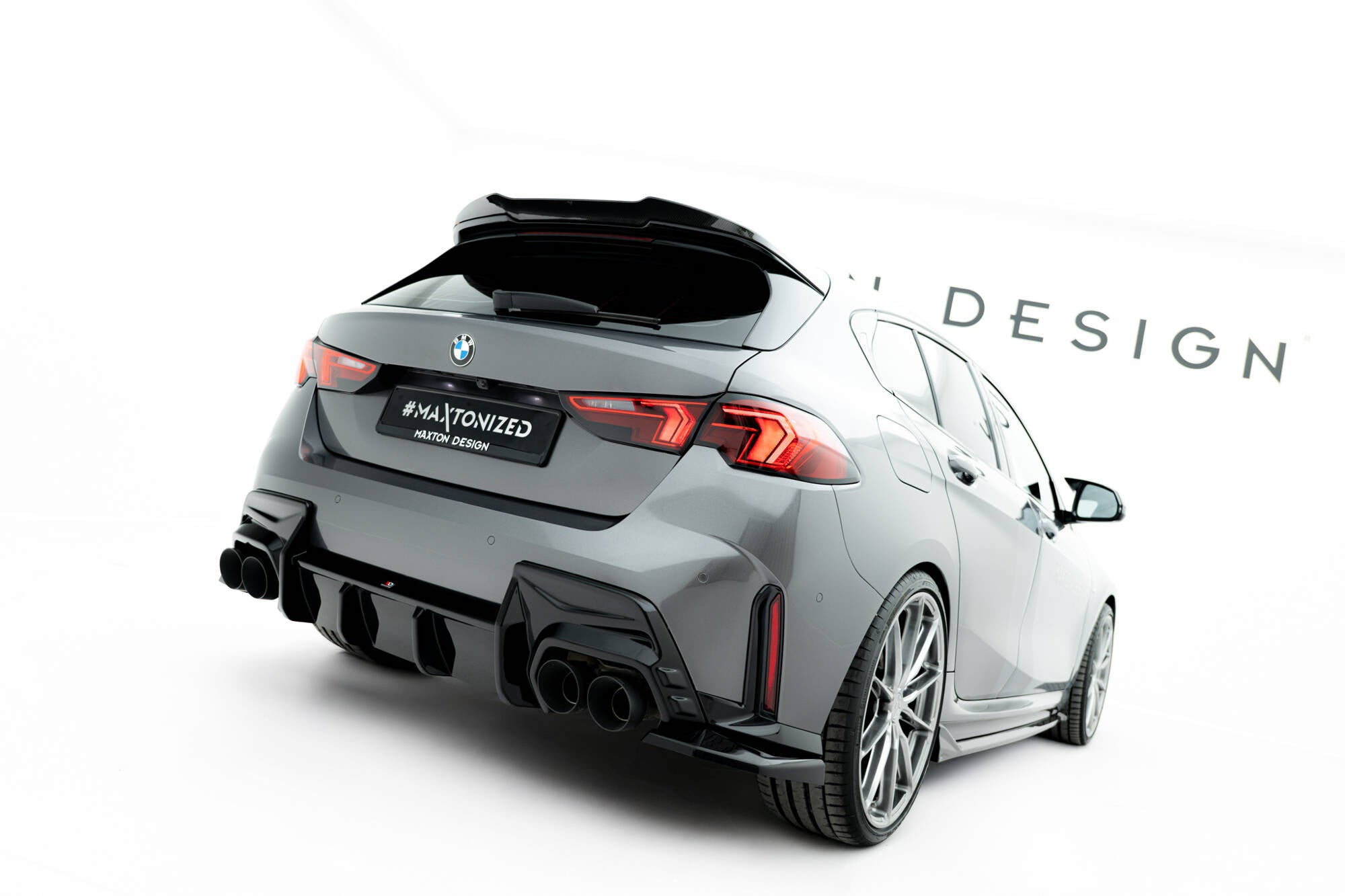 Prepreg carbon fiber tailgate spoiler bmw m135i f70