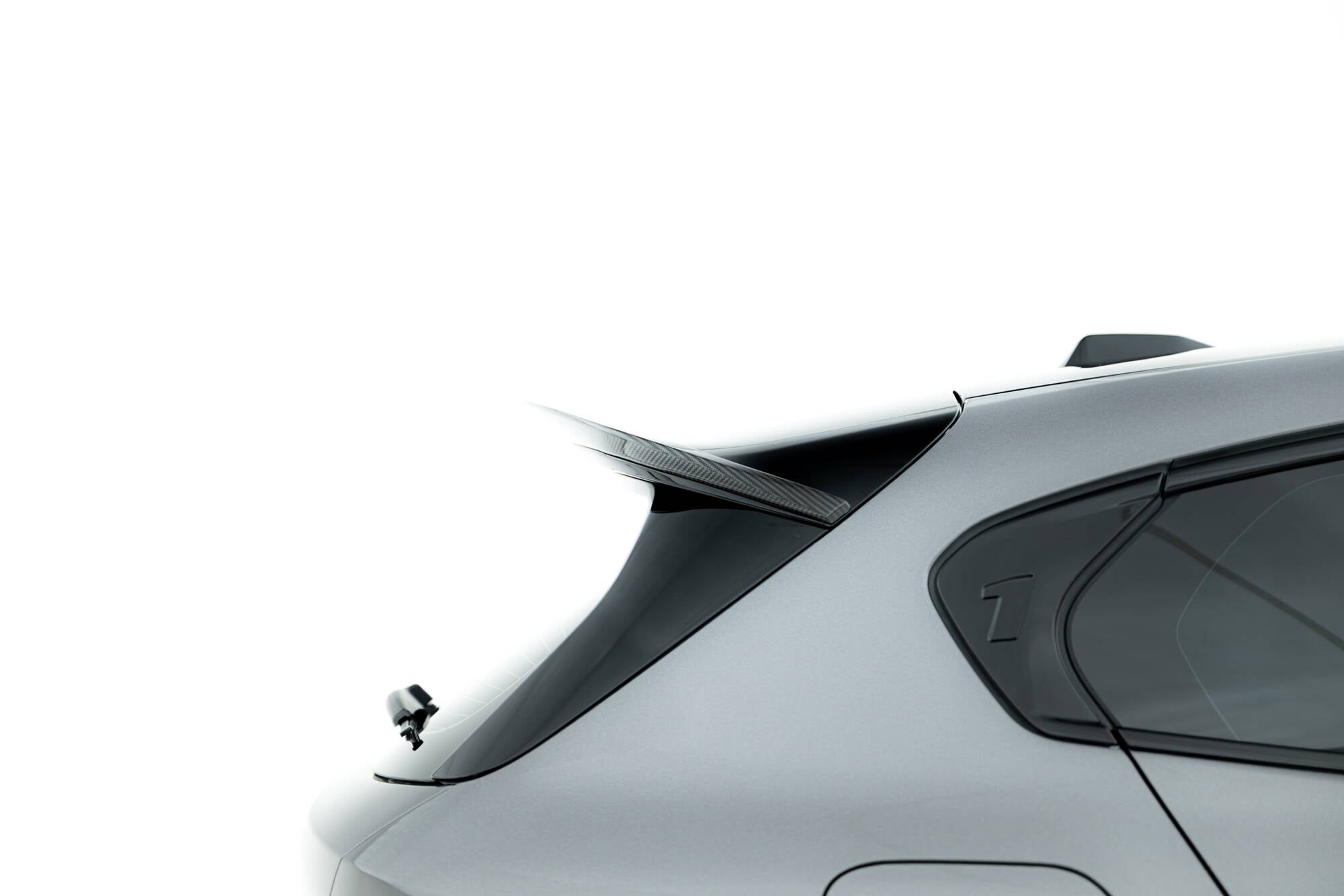Prepreg carbon fiber tailgate spoiler bmw m135i f70