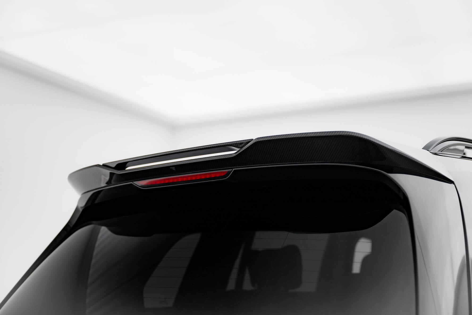 Prepreg-hiilikuitu takaluukun spoileri BMW X7 M-PACK G07 Facelift
