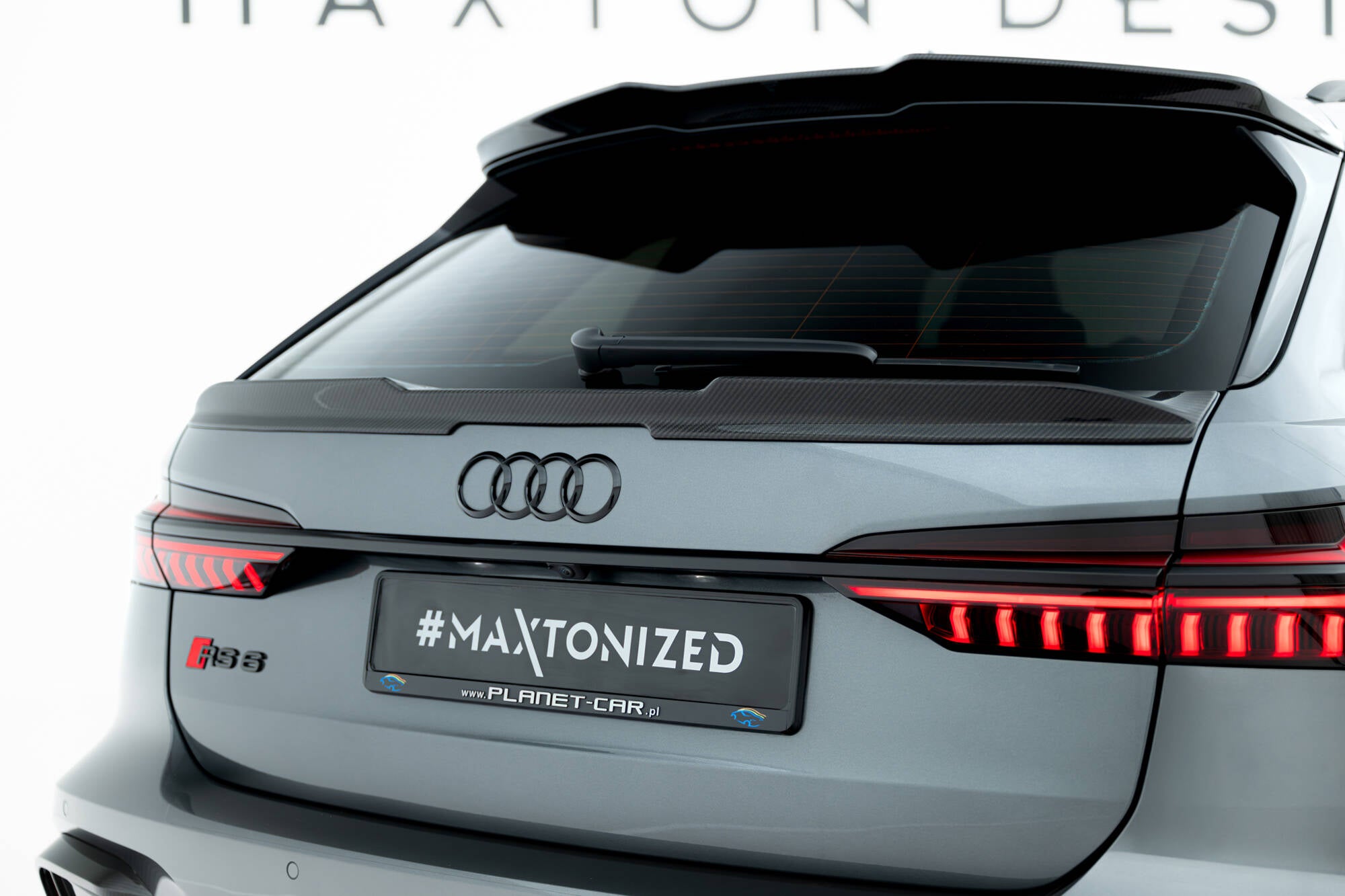 Prepreg carbon fiber tailgate spoiler (lower) audi rs6 c8