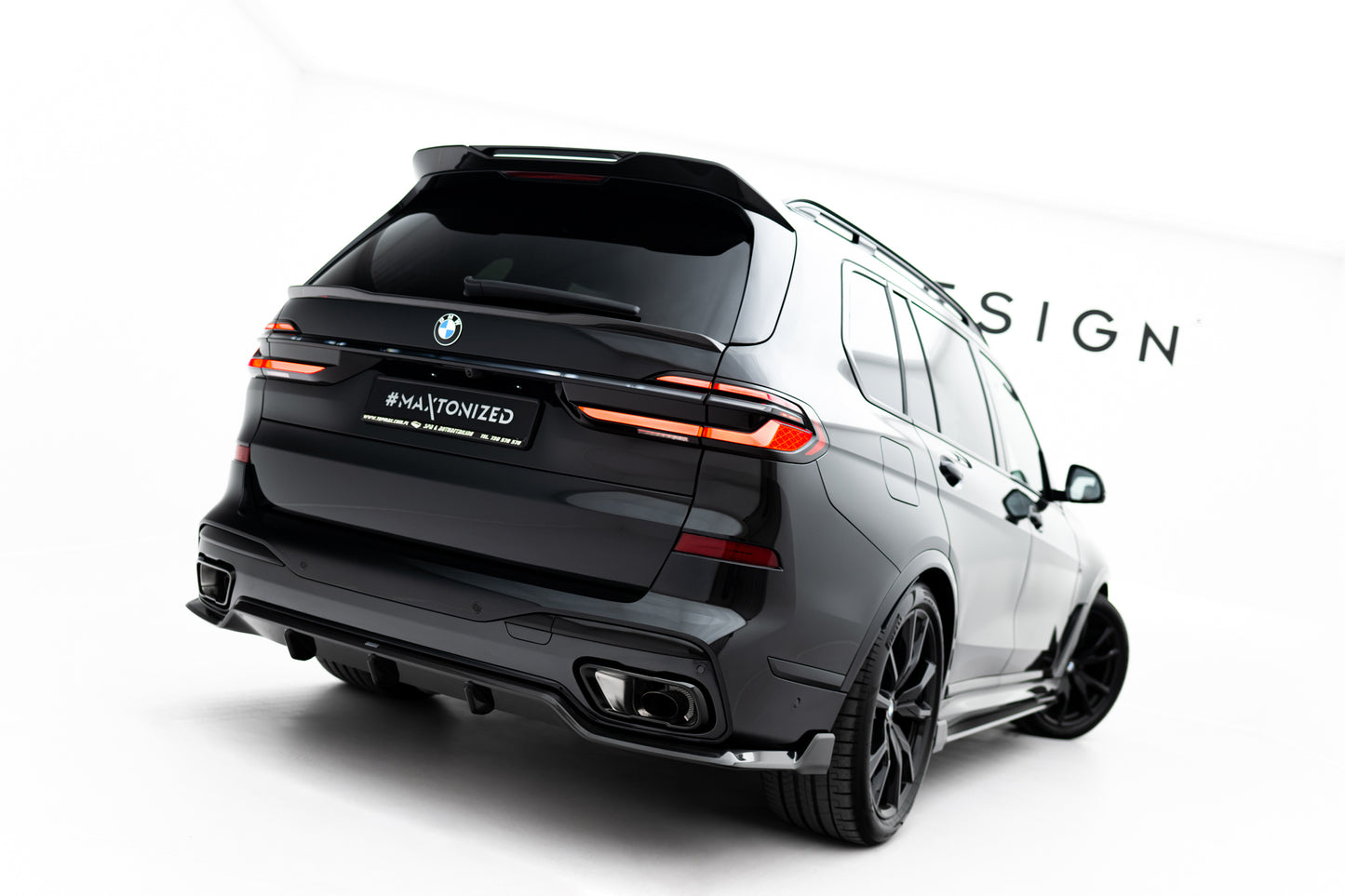 Prepreg carbon fiber tailgate spoiler (lower) bmw x7 m-pack g07 facelift