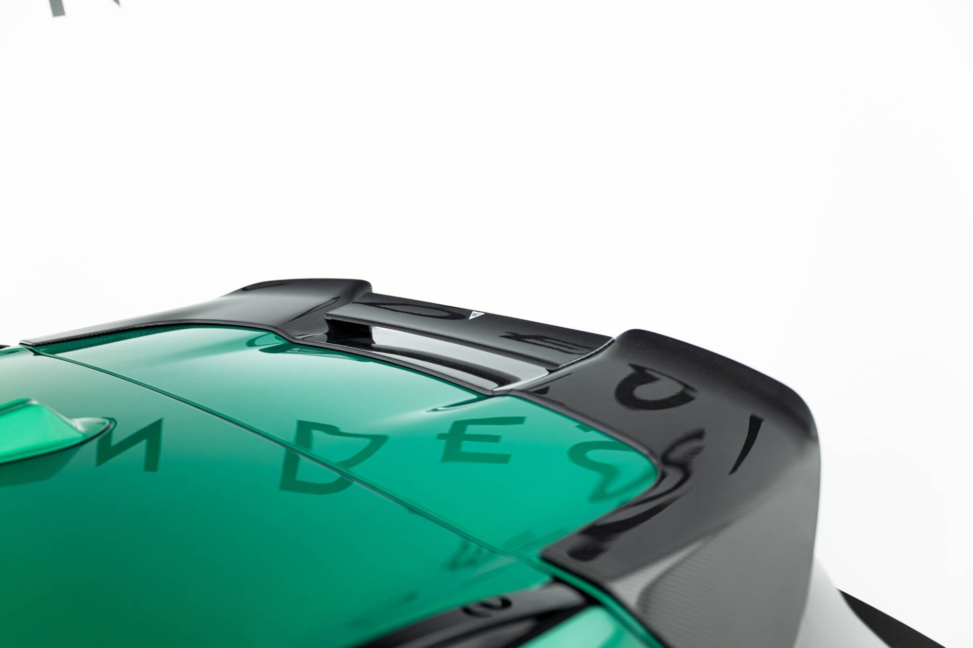 Prepreg carbon fiber tailgate spoiler (upper) bmw x5 m f95 facelift