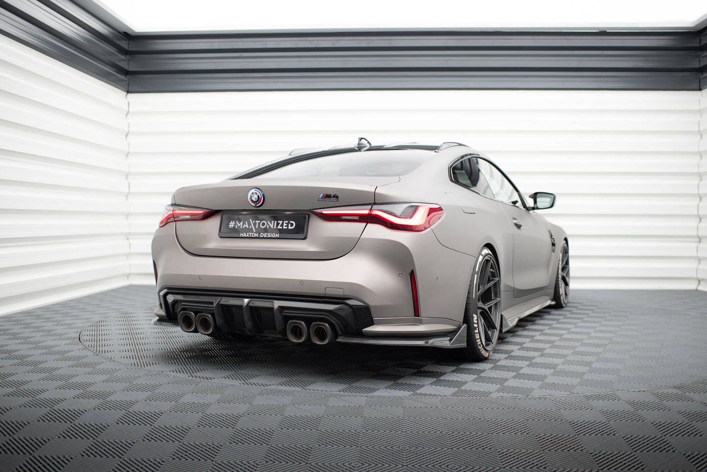 Prepreg carbon rear flaps bmw m4 g82