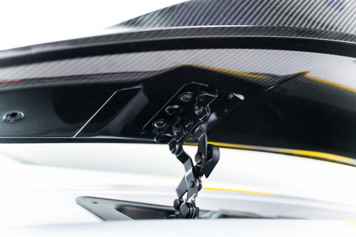 Prepreg carbon spoiler v.2 suitable for mercedes-amg gt 43 / 55 / 63 / 63 s e performance c192