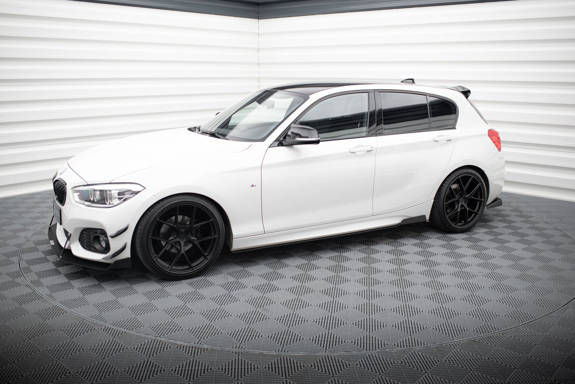 Racing side skirts diffusers bmw 1 f21 m135i / m140i / m-pack