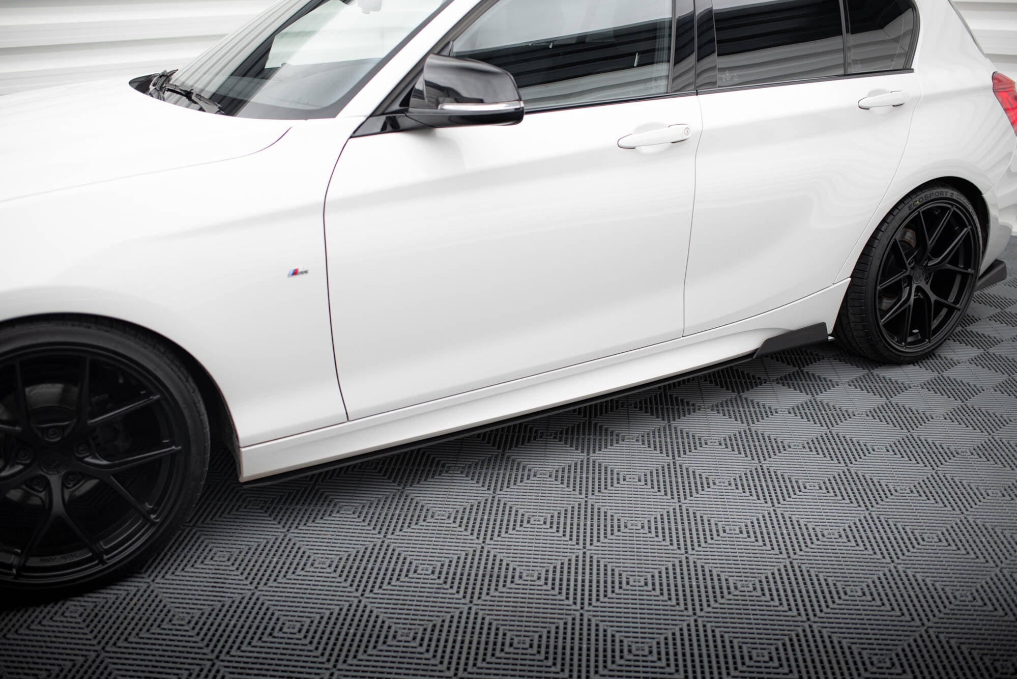 Racing side skirts diffusers bmw 1 f21 m135i / m140i / m-pack