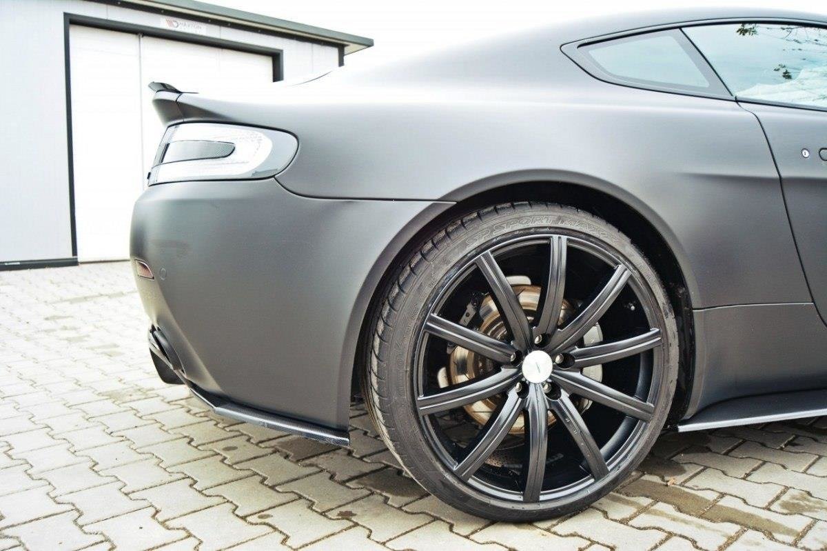 Bagsiden Splitters Aston Martin V8 Mitta