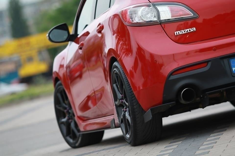 Mazda 3 mk2 mps:n takasplitterit