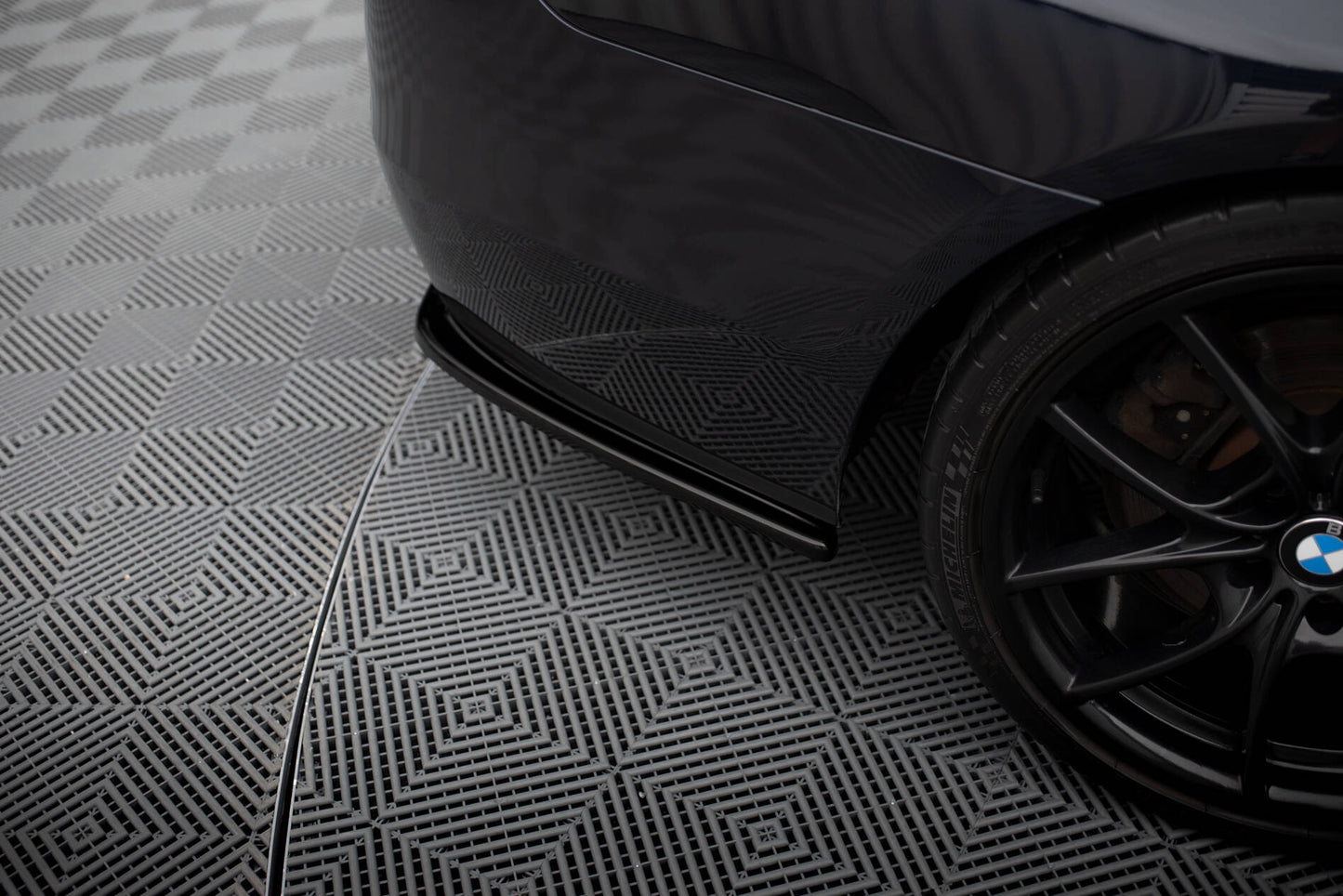 Rear side splitters for bmw 5 f11 m-pack (Fits Two single exhaust ends)