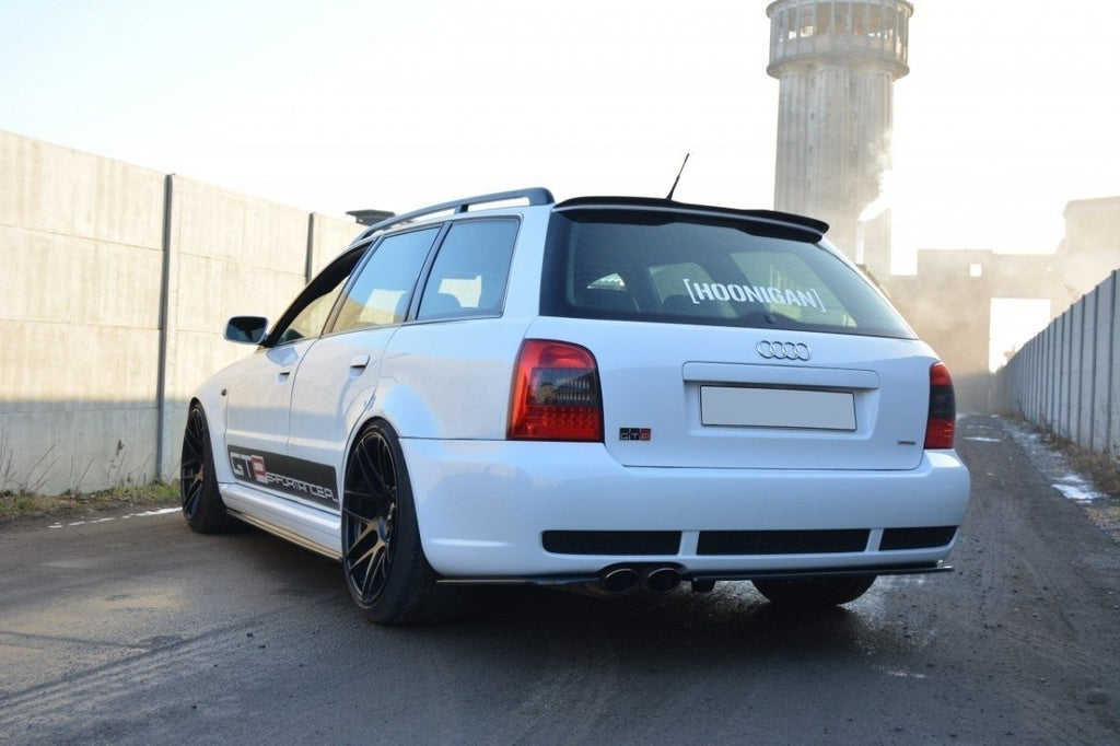 Takaosaston Audi RS4 B5 (pystysuoralla palkilla)