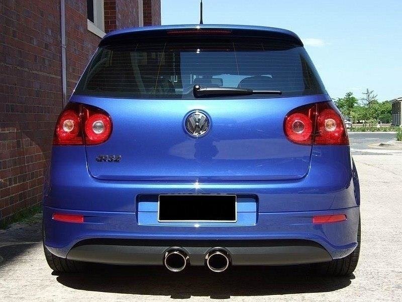 Bagerste valance VW Golf V R32 (med 2 udstødningshuller, til R32 udstødning)