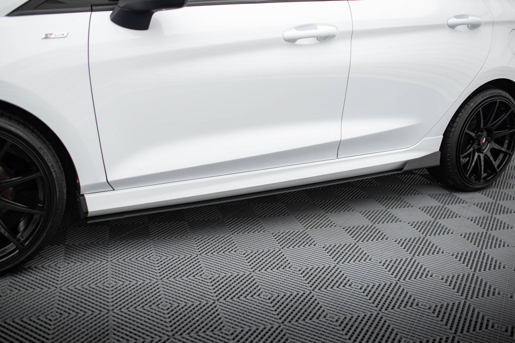 Racing side skirts diffusers v.1 ford fiesta mk8 st / st-line