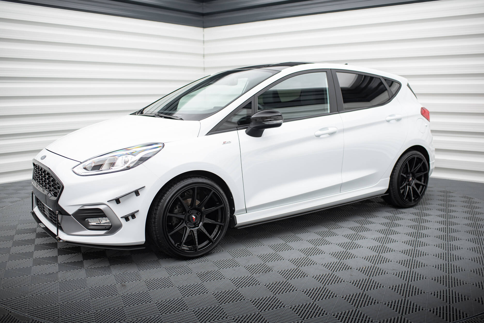 Racing side skirts diffusers v.2 ford fiesta mk8 st / st-line