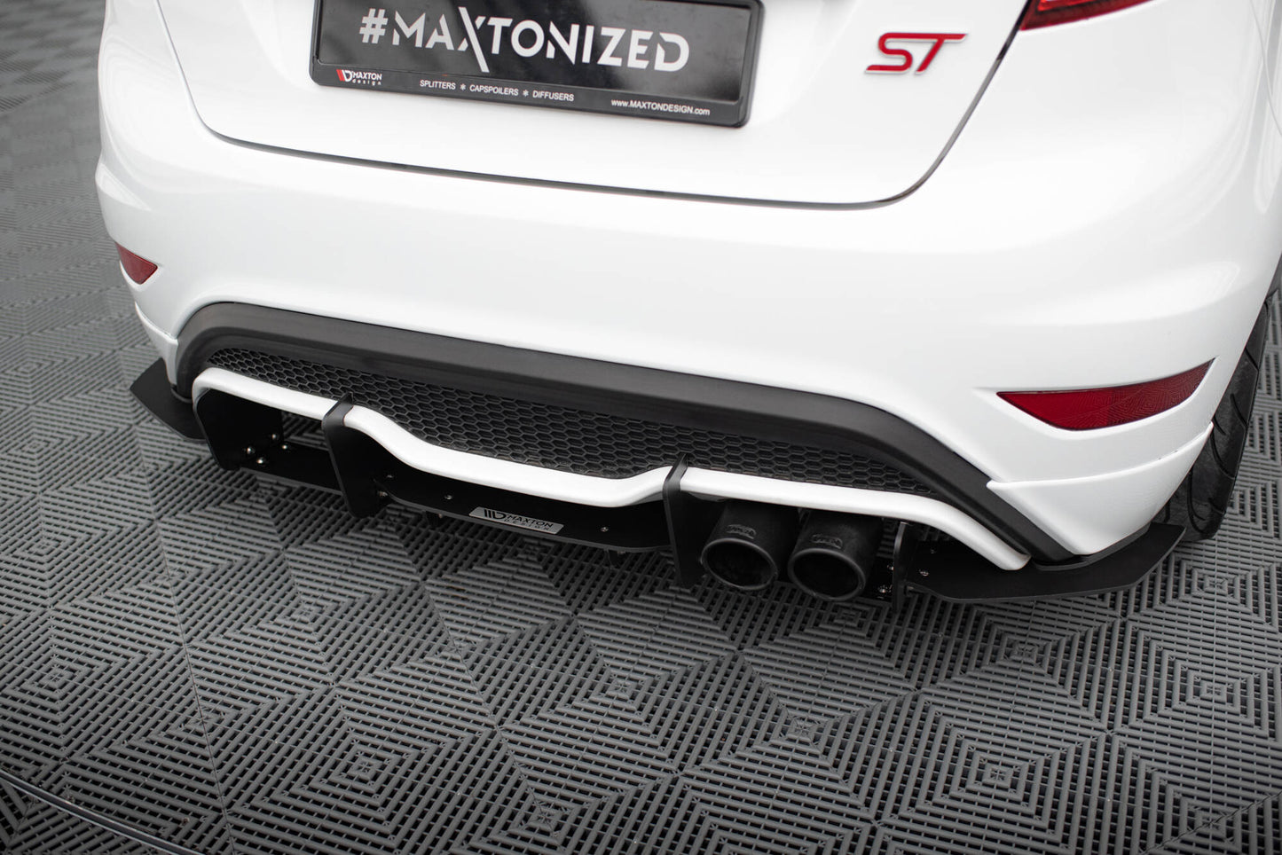 Rear diffuser v.2 ford fiesta mk7 pcs fl