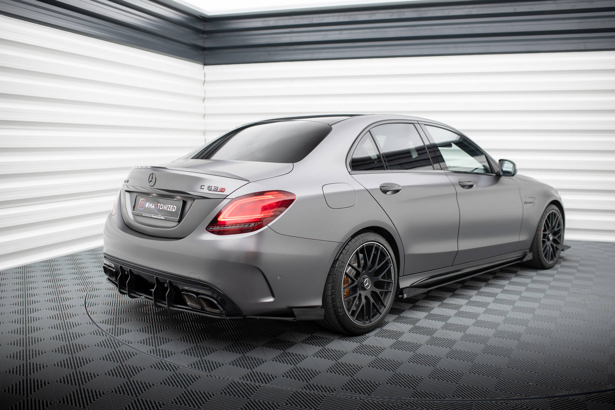 Rear side flaps mercedes-amg c63 sedan / estate w205 facelift